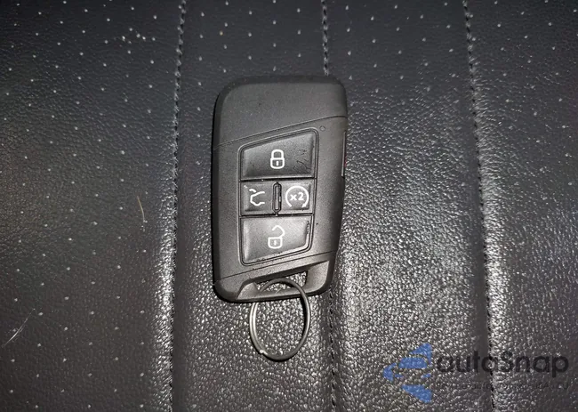 3VVMB7AX6RM162095: 43824604