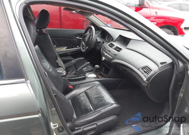 1HGCP26818A052987: 43824876