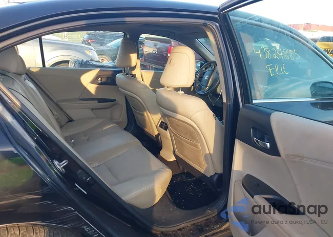 1HGCR3F8XEA031339: 43824885