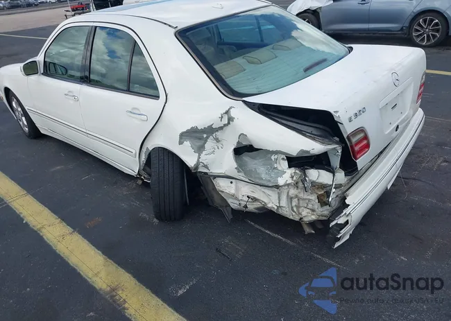 WDBJF65J52B431463: 43826112