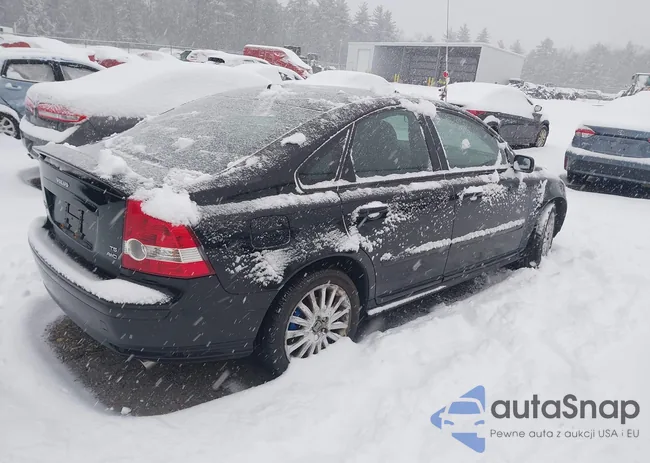 YV1MH682862221940: 43826510