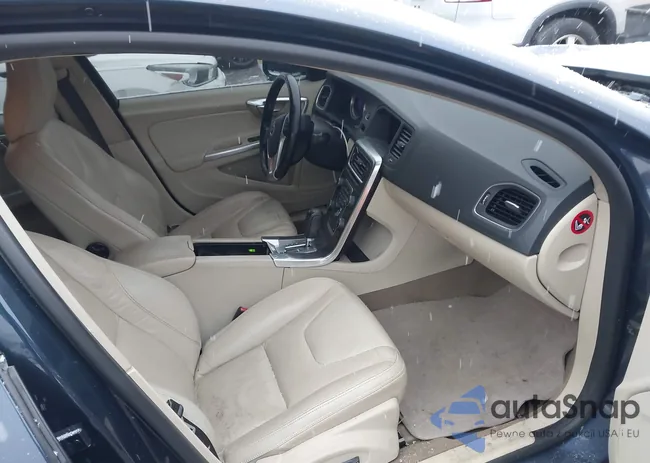 YV1622FSXC2037083: 43825624