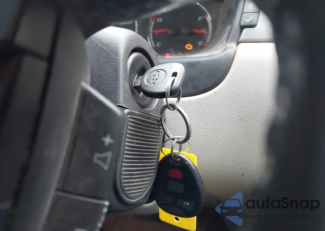 2G1WD58C179330104: 43825892