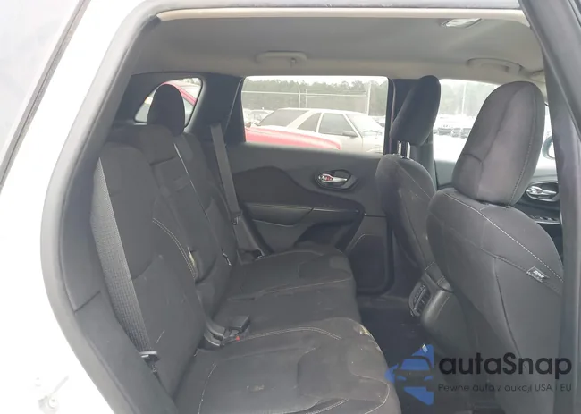 1C4PJMCSXGW105104: 43827157