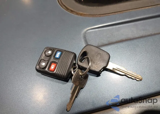 1FMDU35P2XZA31457: 43827462