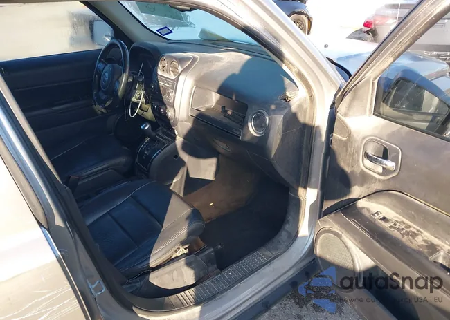 1C4NJPFA0ED754608: 43826629