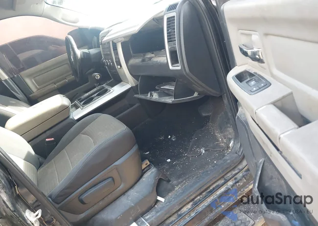 1C6RD7LT9CS196384: 43826689