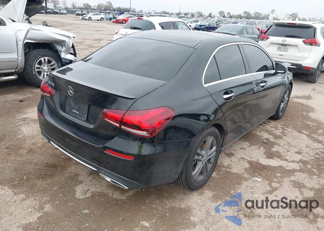 W1K3G4EB7LJ236031: 43826893