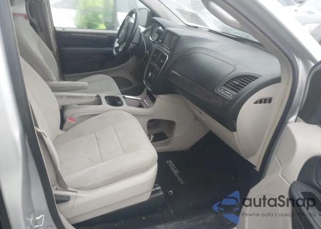 2D4RN5DG3BR725813: 43827917