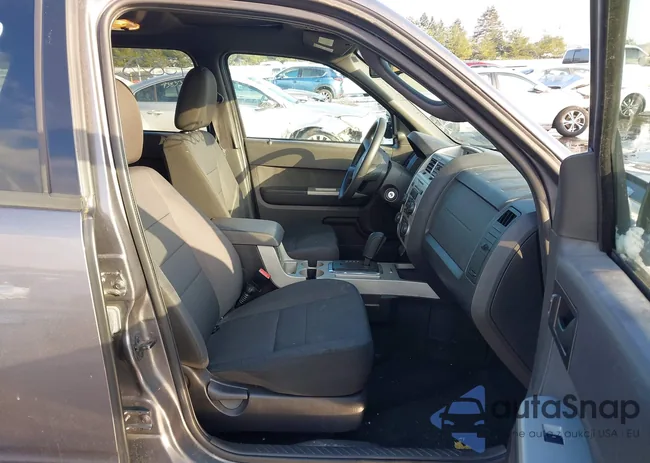 1FMCU0D76BKB86803: 43828368