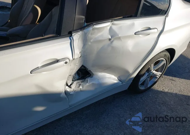 WBA3C1C52EK109280: 43827535