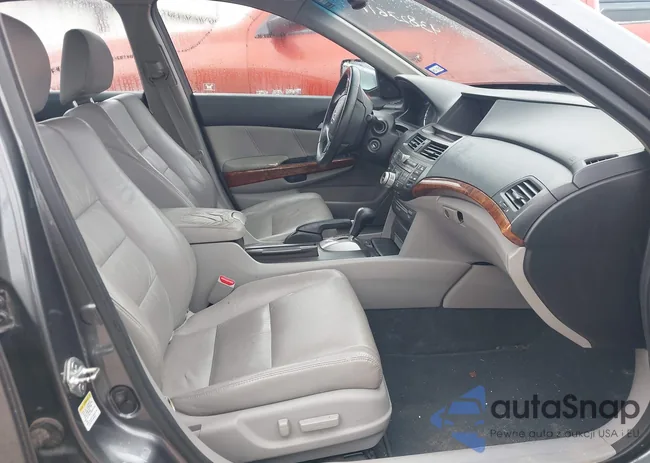 1HGCP3F86BA028231: 43827611