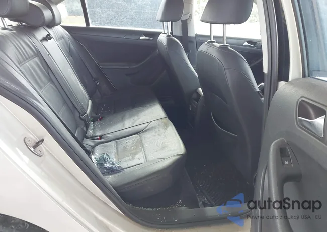 3VWDX7AJ5BM319128: 43827829