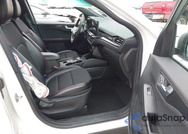 1FMCU0MN8RUB48339: 43829100