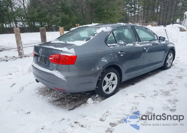 3VWLL7AJXBM066671: 43828535