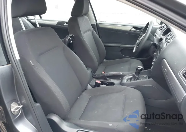 3VWD17AJ8FM231679: 43828562