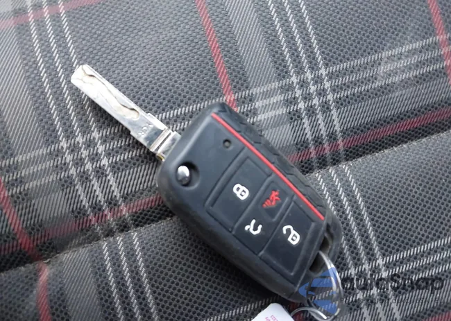 3VW5T7AU0HM070420: 43828697