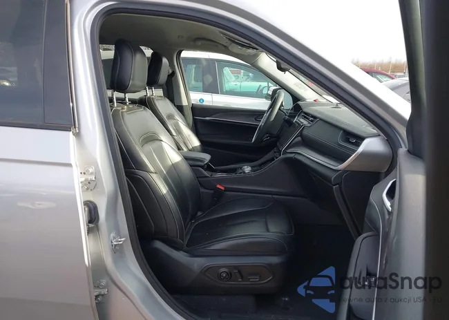 1C4RJKBG2P8770271: 43829926