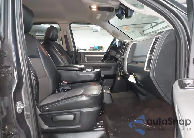 1C6RR7TT3ES437814: 43829981