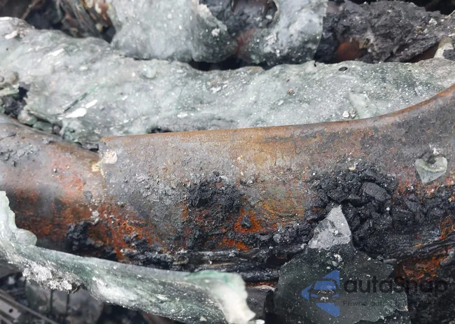 3VV3B7AX3LM124522: 43830443