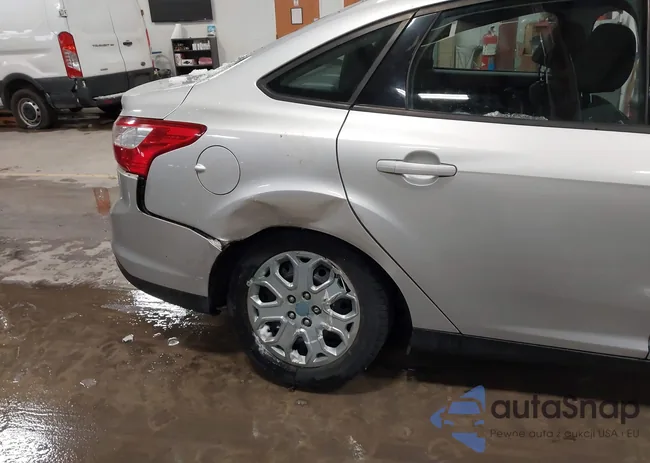 1FADP3F27DL134196: 43829616