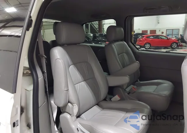 KNDUP131046565133: 43831012