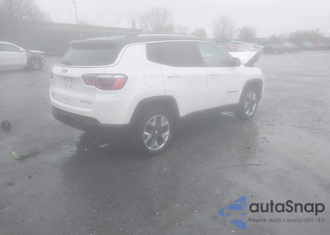 3C4NJDCB0JT483923: 43831058