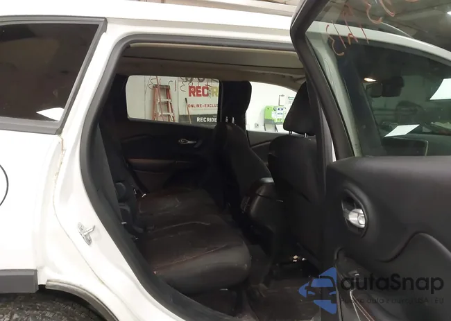 1C4PJMCS6GW277081: 43831213