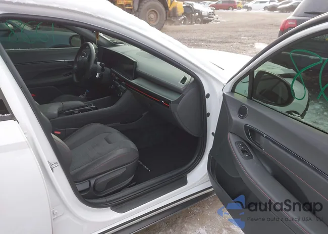 KMHL54JC0RA401159: 43831228