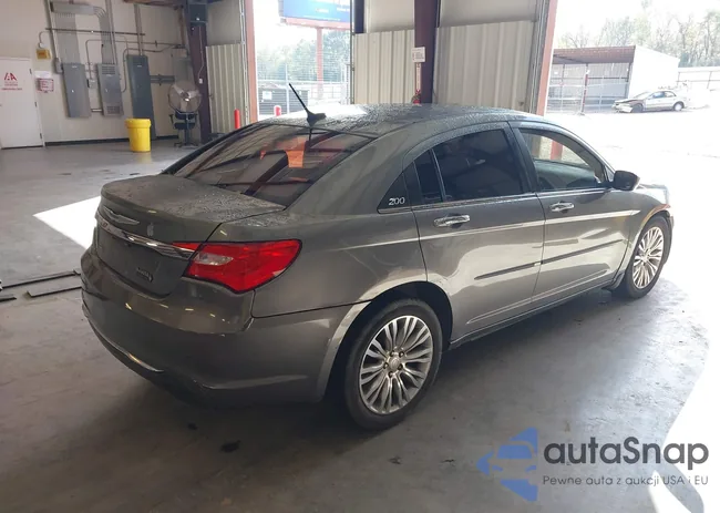 1C3CCBCG0CN244574: 43831353