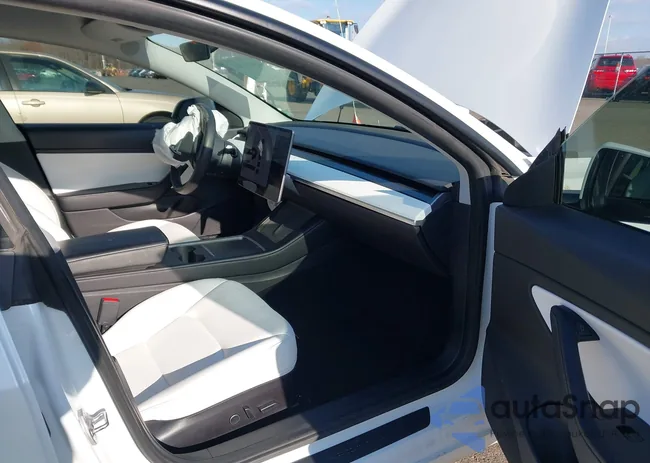 5YJ3E1EA6MF853760: 43830706