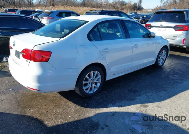 3VWD17AJ0EM420549: 43830830