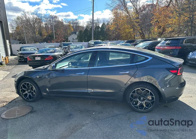 5YJ3E1EB1JF119497: 43831953