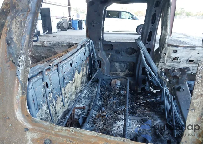 1GCGK29U2YZ157563: 43831779