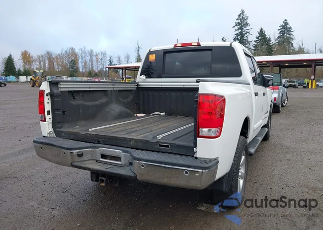 1N6AA0EC9DN306592: 43832947