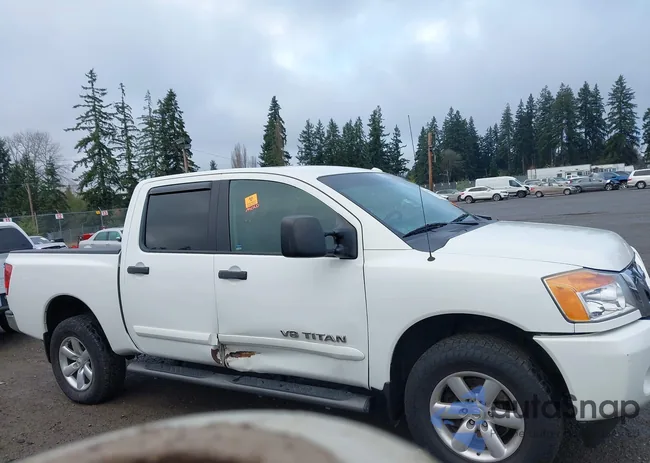 1N6AA0EC9DN306592: 43832947