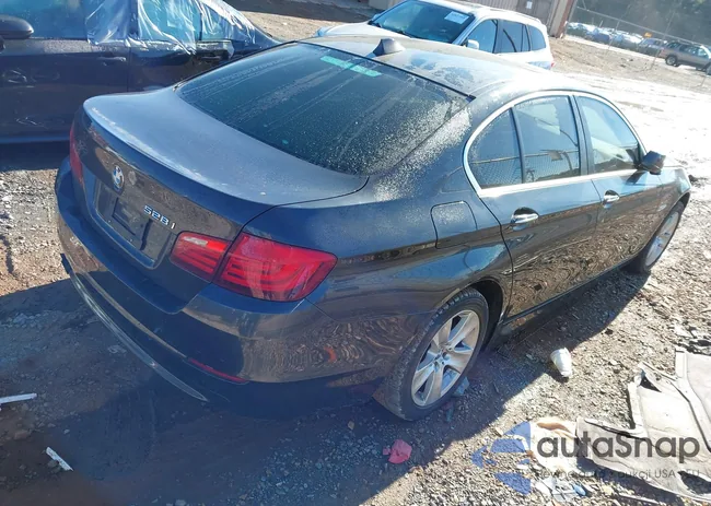 WBAXG5C53CDW85779: 43832978