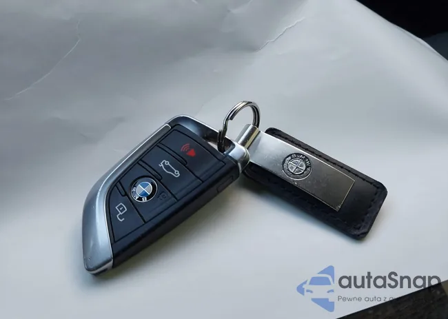 3MW5R7J0XL8B19300: 43833085