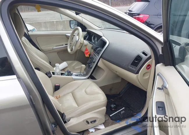 YV4902DZXC2267860: 43832535