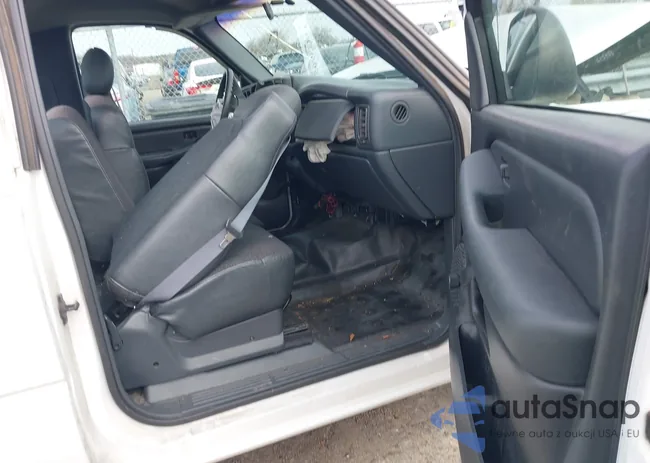 1GCEC14W2XE212638: 43833965