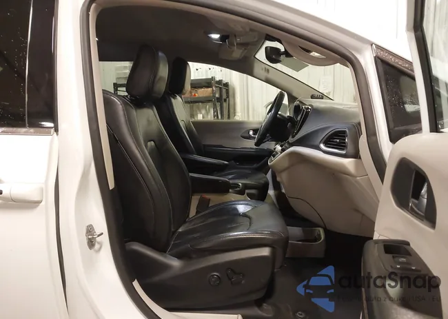 2C4RC1L74NR121222: 43834005