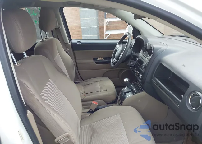 1C4NJCBA2CD504136: 43833671