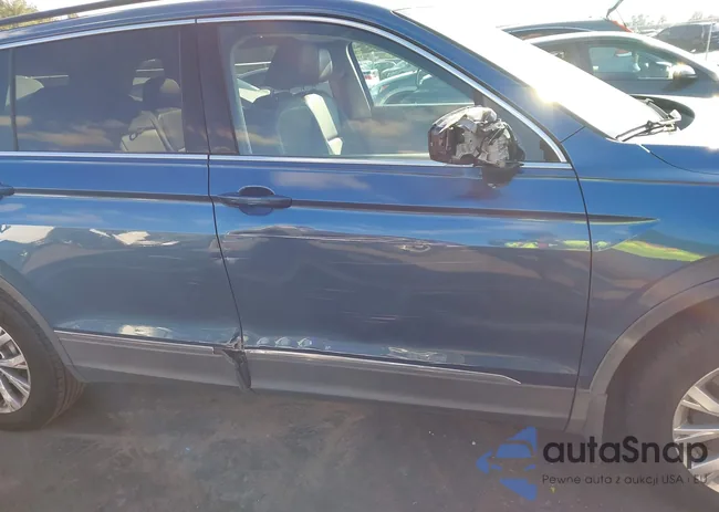 3VV3B7AX1JM028207: 43833897