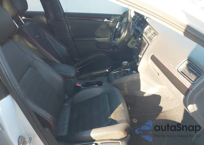 3VW4T7AJ9JM217826: 43835038