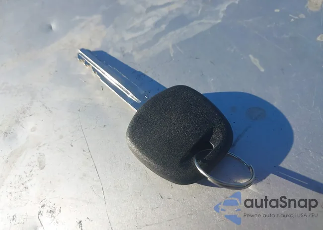 2T1BURHE5FC384034: 43835463