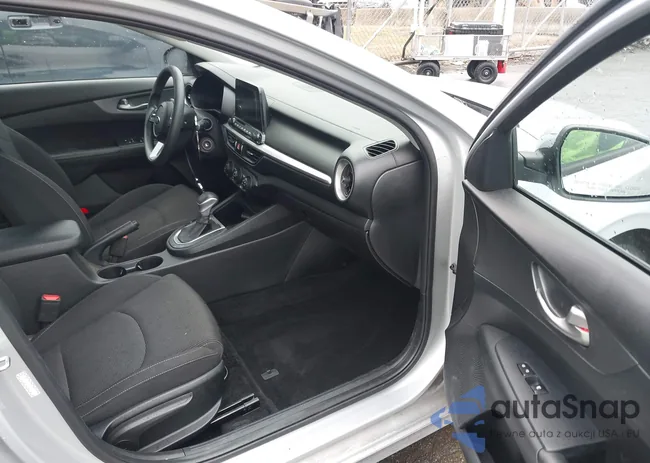 3KPF24AD8LE217837: 43836445