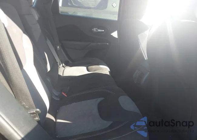 1C4PJLAB2GW329870: 43835720