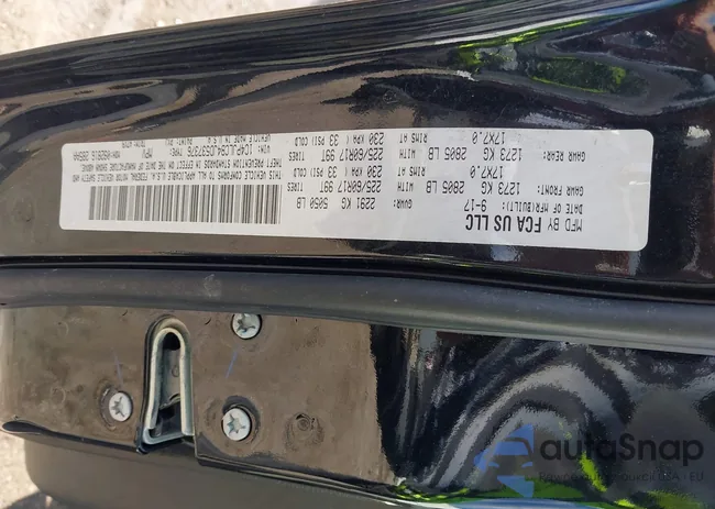 1C4PJLCB4JD537376: 43835765