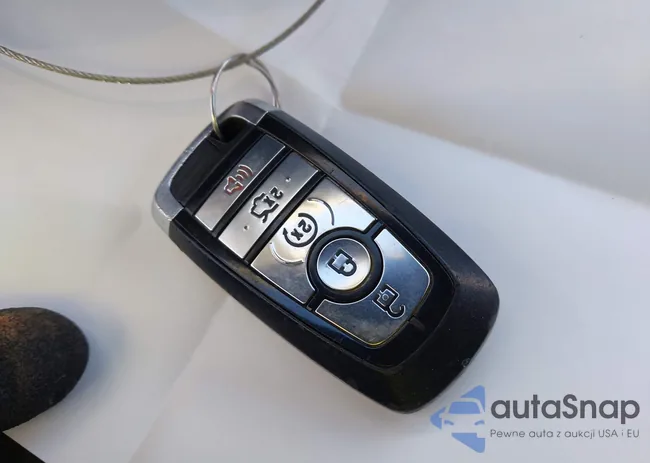 3FA6P0D95JR212379: 43837121