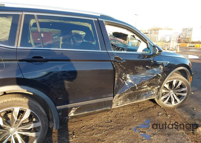 3VV4B7AX6KM114392: 43838046